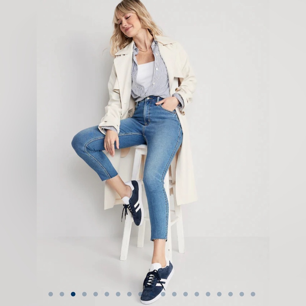 Old Navy Rockstar Super Skinny High-Rise Cropped Denim